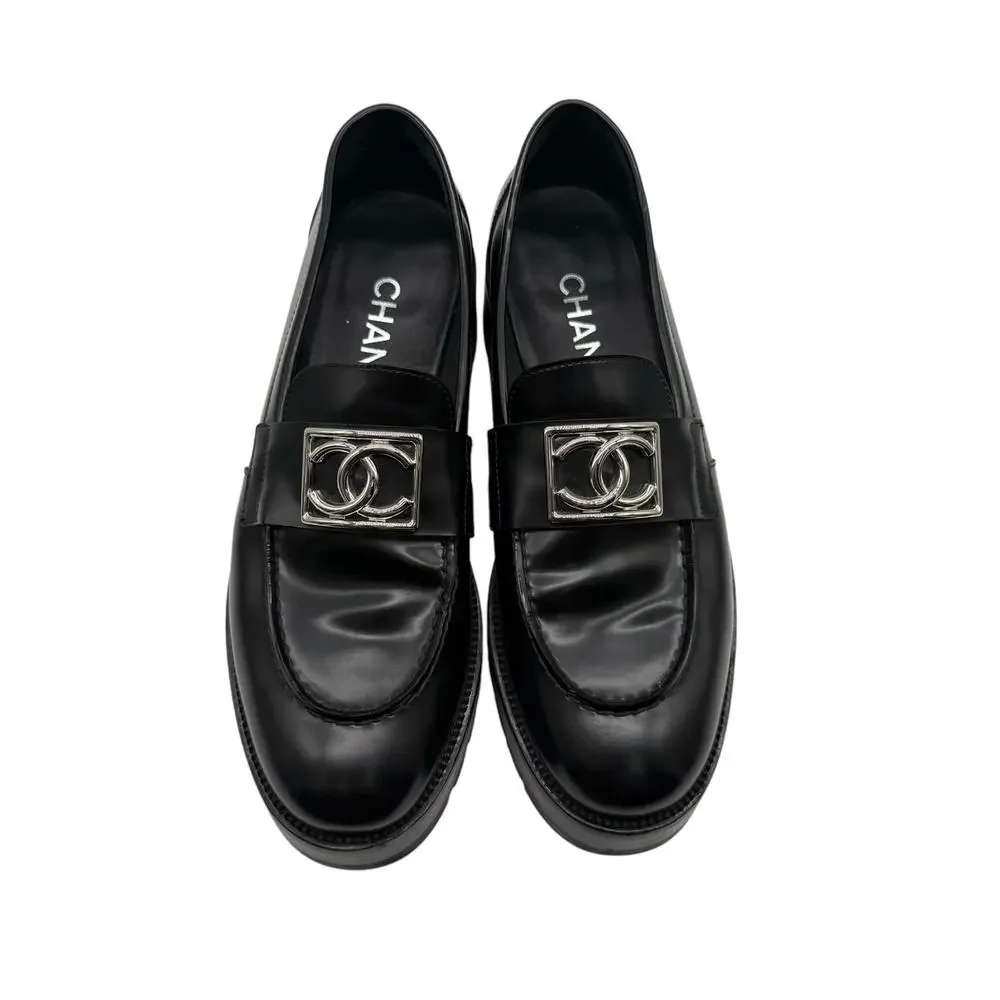 CHANEL Calfskin Metal‎ CC Loafers Black Women’s Size 38.5 - Picture 2 of 11